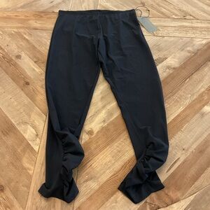 Porto Gilligan Ruched Leg Pant Black NWT‎